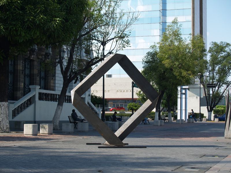 <b><i>Untitled</i></b>, 2006, coated steel, 330x50x330 cm, 'Museo de las Artes' Guadalajara (Mexico)