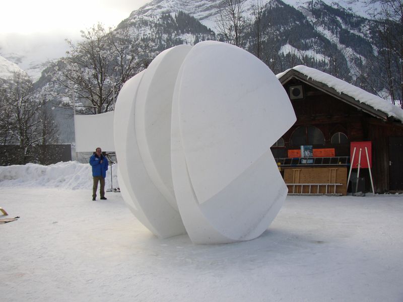 <b><i>Spiegel der Zeit</i></b> , 2006, snow,  350 cm, Grindelwald (Switserland)