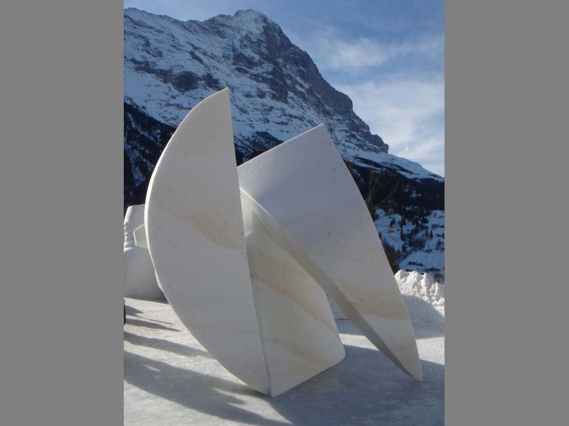 <b><i>Paarungen</i></b> , 2010, snow,  350 cm, Grindelwald (Switserland)