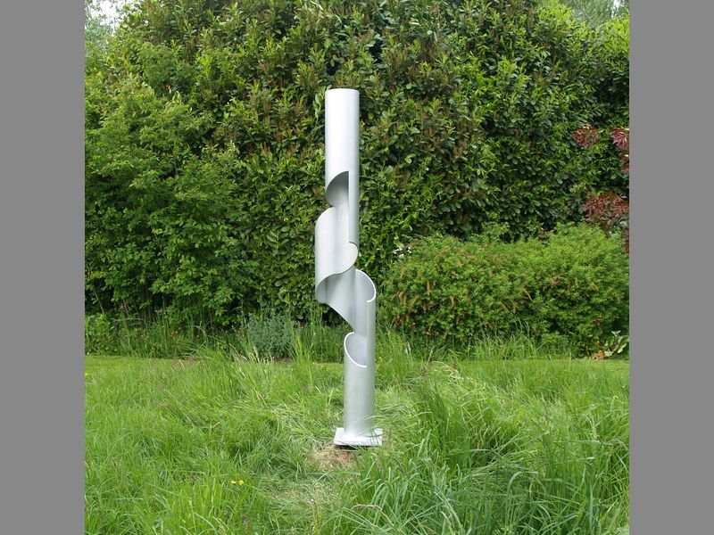 <b><i>Signum I</i></b>, 2002 gecoat staal  20x200 cm model voor Rhenen 2003